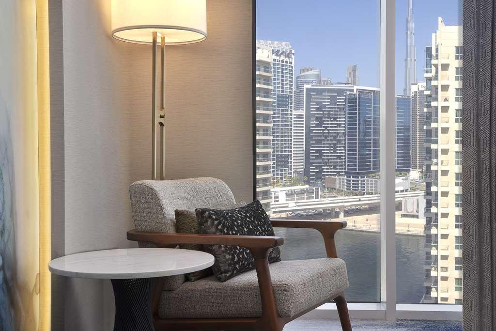 Embassy Suites By Hilton Dubai Business Bay Ruang foto