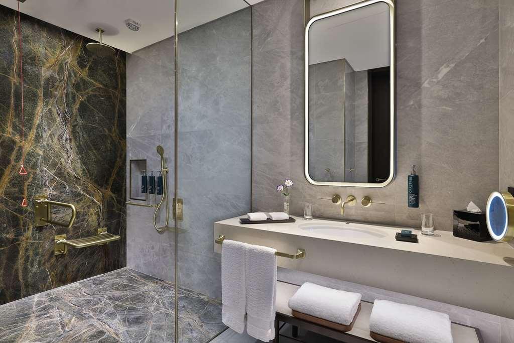 Embassy Suites By Hilton Dubai Business Bay Ruang foto