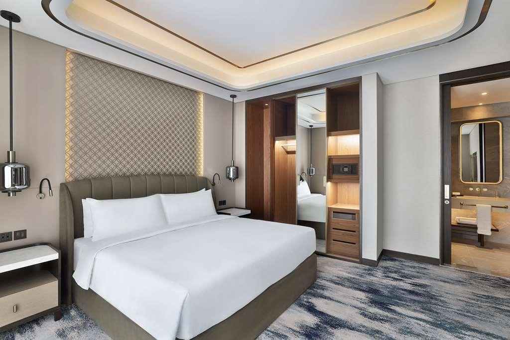 Embassy Suites By Hilton Dubai Business Bay Ruang foto