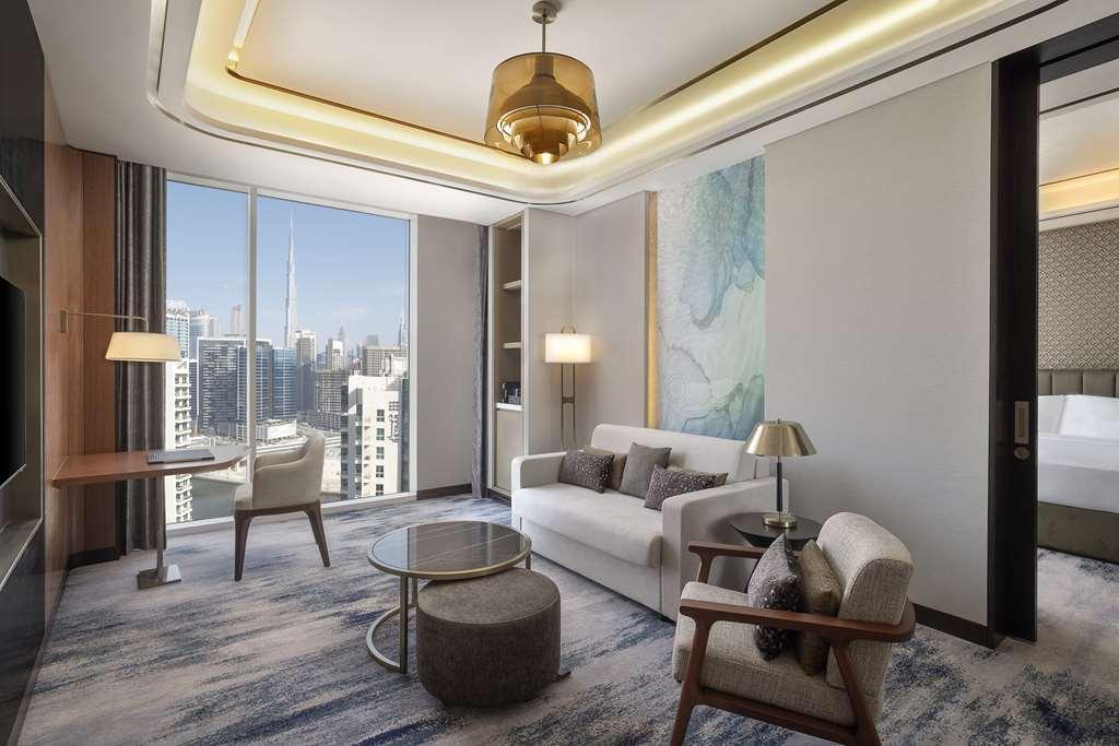 Embassy Suites By Hilton Dubai Business Bay Ruang foto
