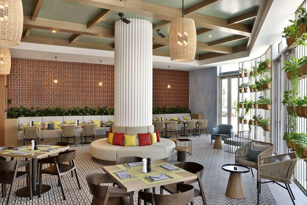 Embassy Suites By Hilton Dubai Business Bay Restoran foto